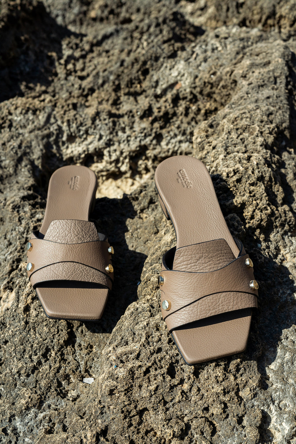 Ciabatta Elegance in Pelle di Vitello Color Taupe