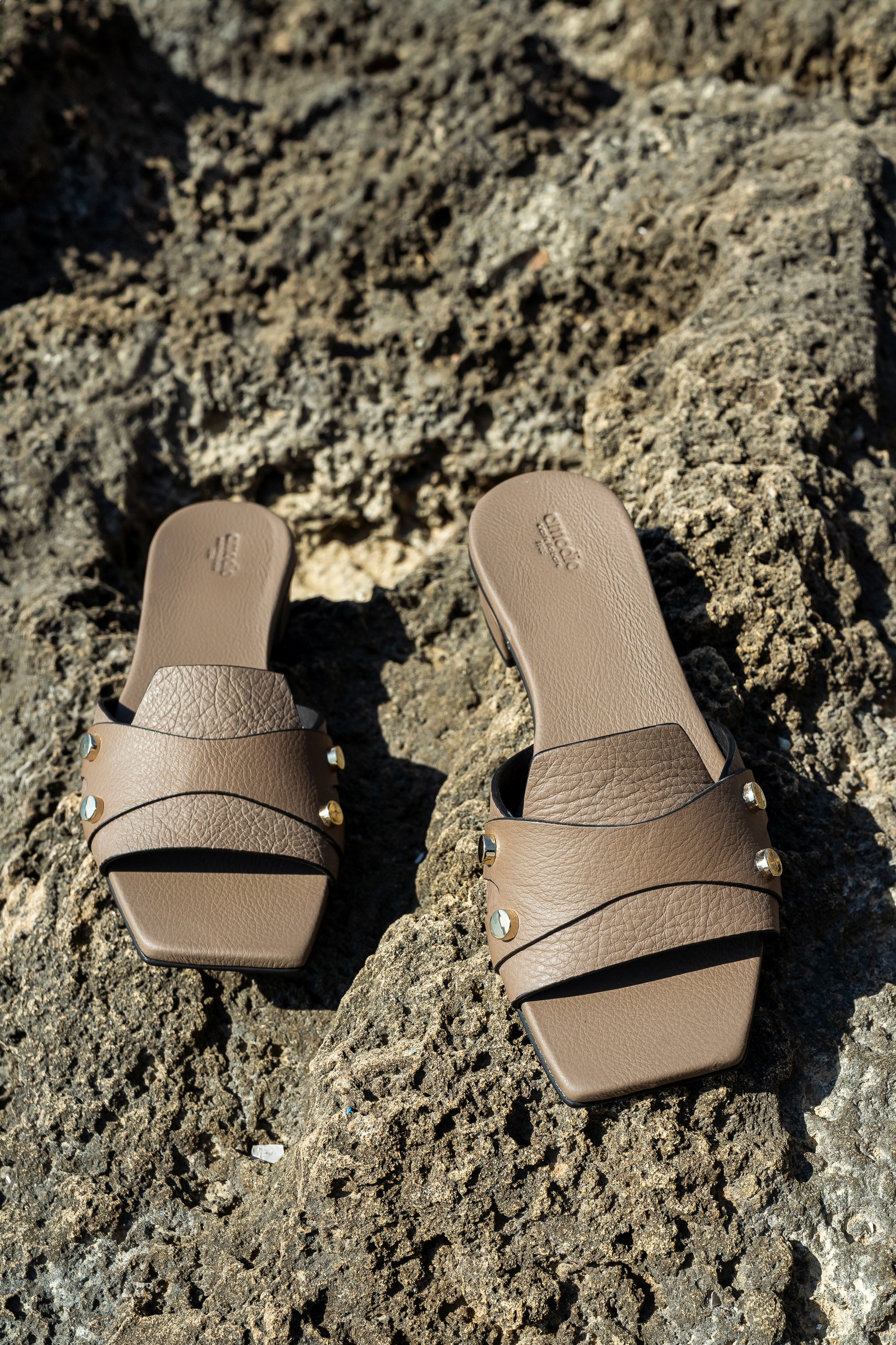 Ciabatta Elegance in Pelle di Vitello Color Taupe
